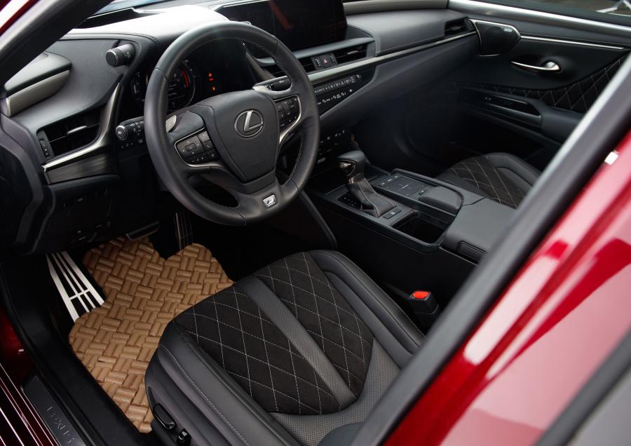 Торпедо Lexus ES350 F-Sport Custom 2018 года  (фото 3 из 6)